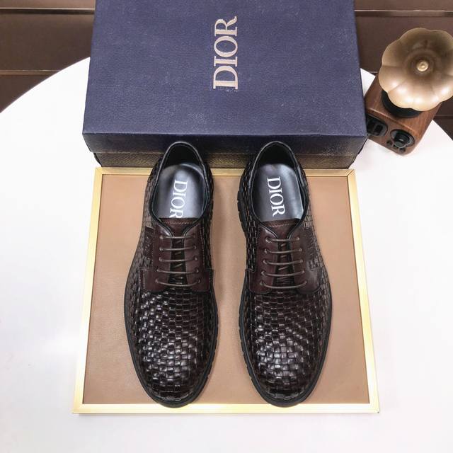 工厂 Dior 水染牛皮内里 迪奥原版1:1高品质出厂，进口原版料，进口版原牛皮，水染牛皮内里，原版tpu大底，码数:38-44